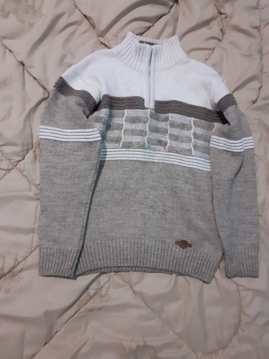 Свитер  на мальчика