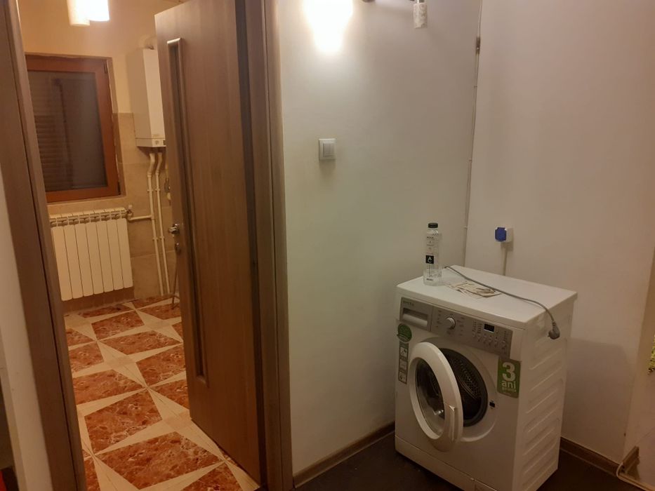 Închiriez apartament