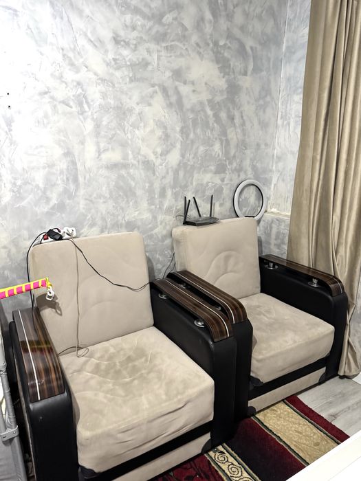 Диван и кресла в хорошем состоянии