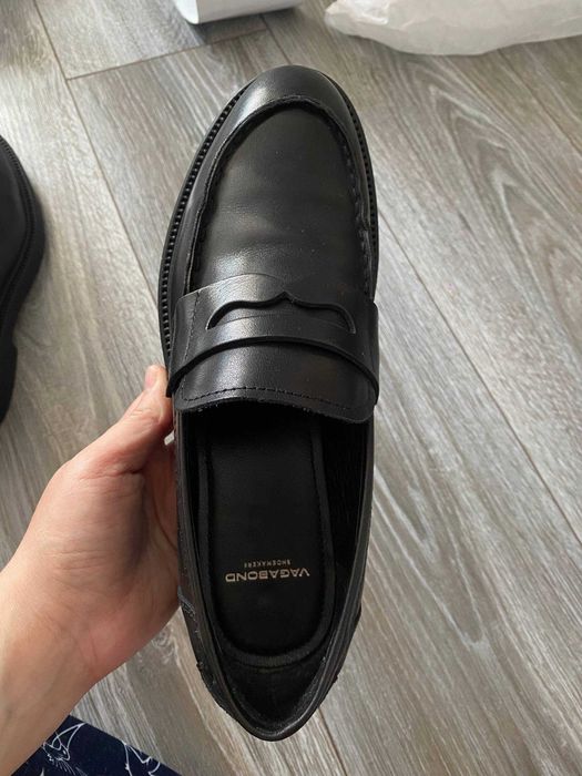 Продам черные лоферы (почти новые)