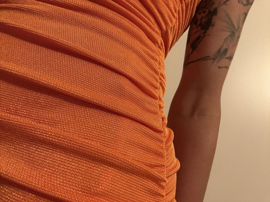 Дамска рокля с тънки презрамки