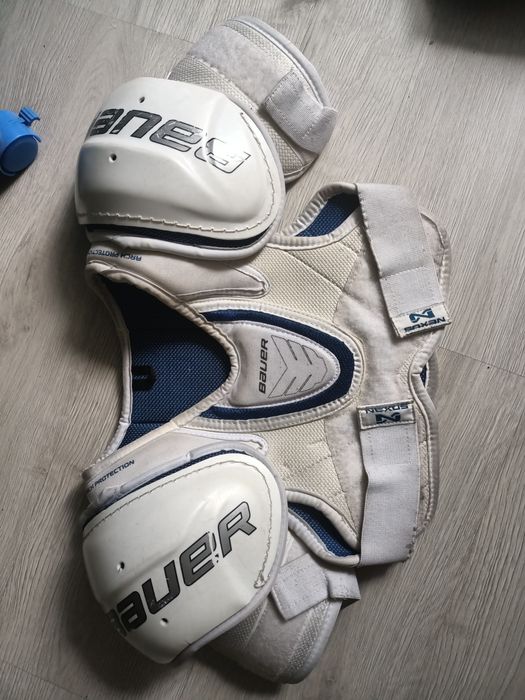 Продам хоккейный нагрудник