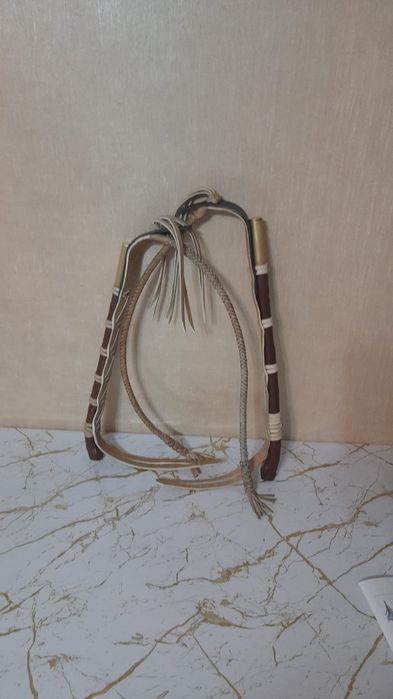 Қамшы, арқан сатылады