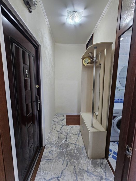 Продам чиланзар 9.  Одна комнатная.  Балкон 1,5*3