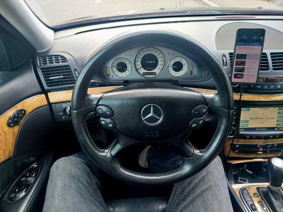 Vând Mercedes E320 impecabil