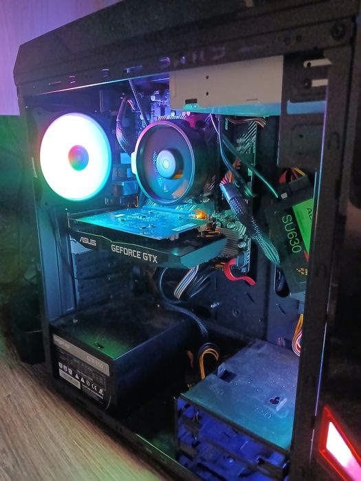 Vând calculator gaming