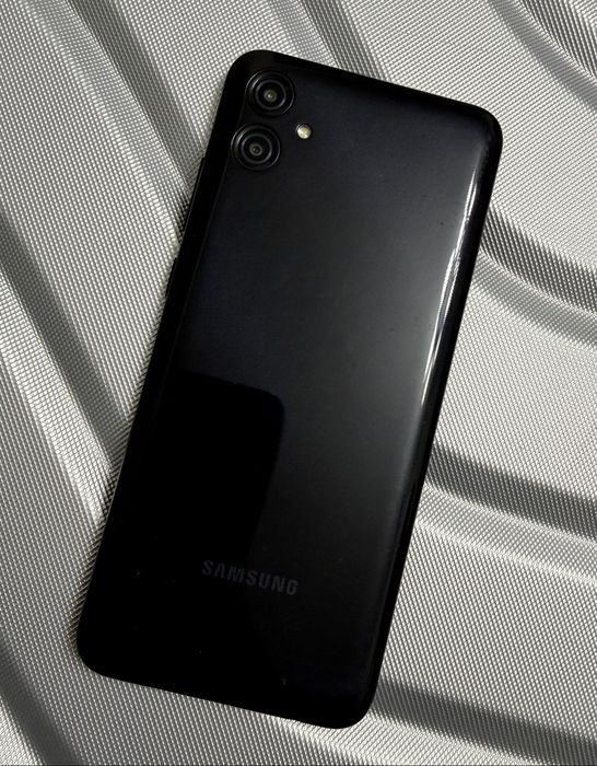 Продам Samsung A04e
