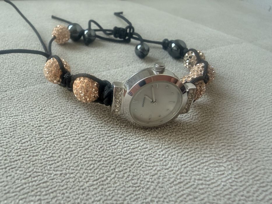 Срочно продаются женские часы Sekonda