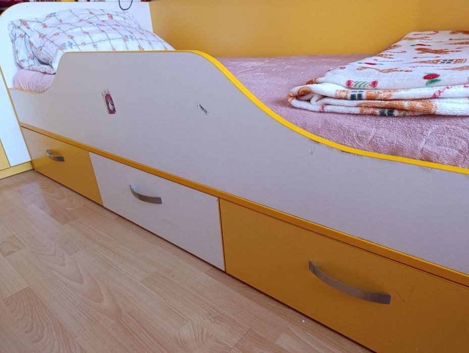 Две Легла 82/190