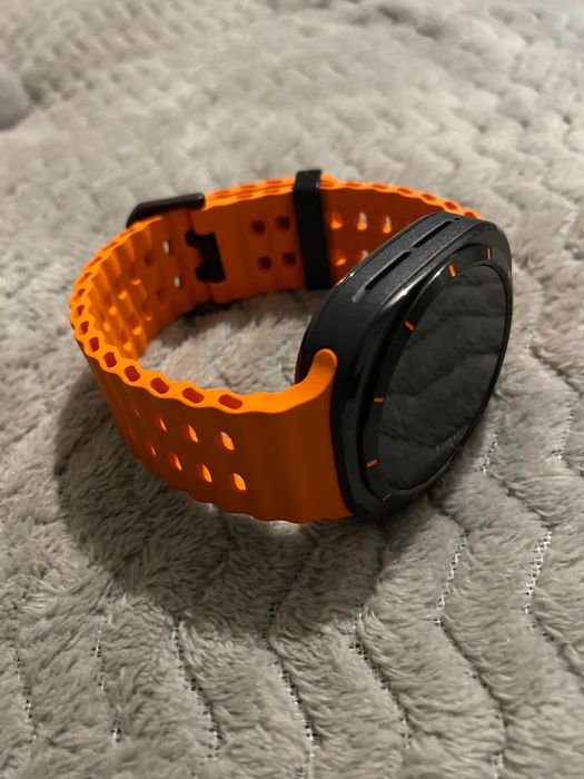 Смарт часовник чисто нов