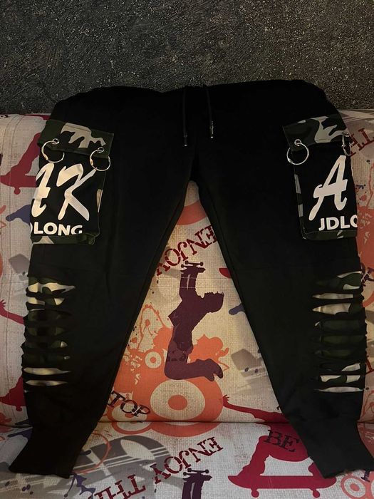 Продам Модный костюм на подростка.