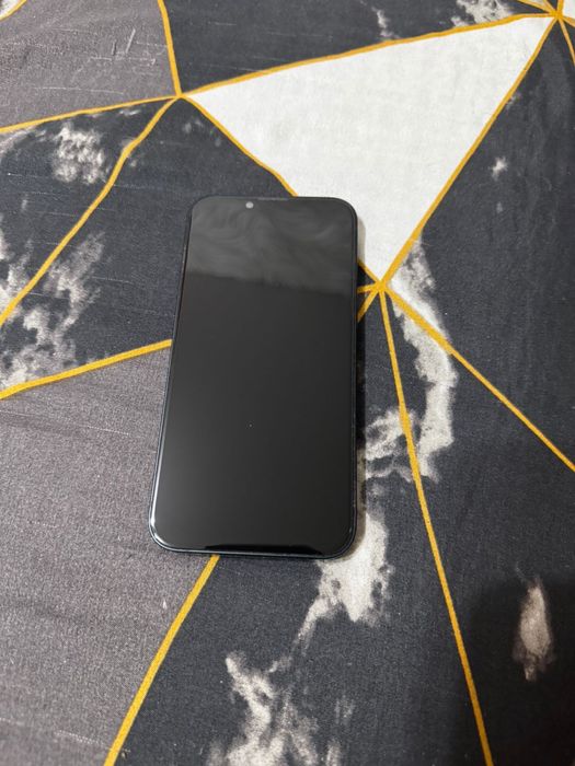 Айфон 13 с катигорией