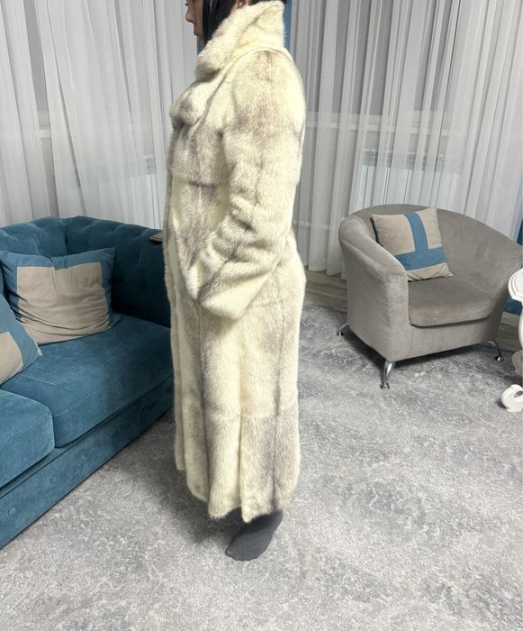 Шубу продам красивую