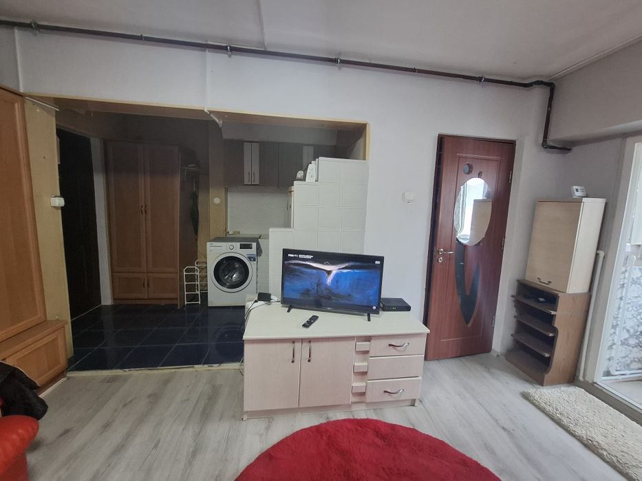 Închiriez garsoniera zona Penny, 1200 lei