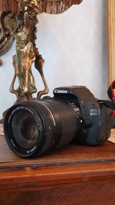 Продам фотоаппарат canon 600d