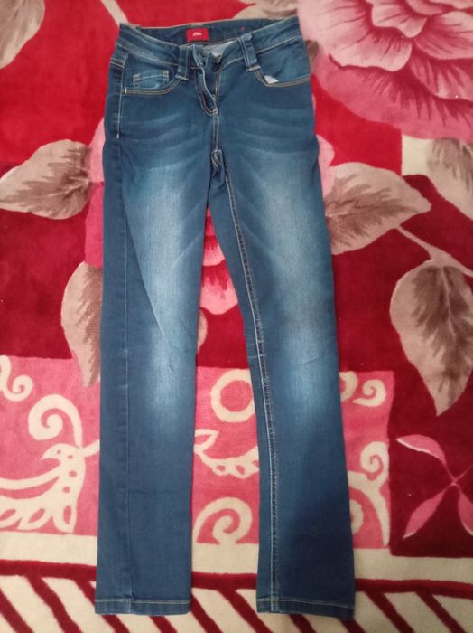 Продам джинсы на девочку 10-12 лет