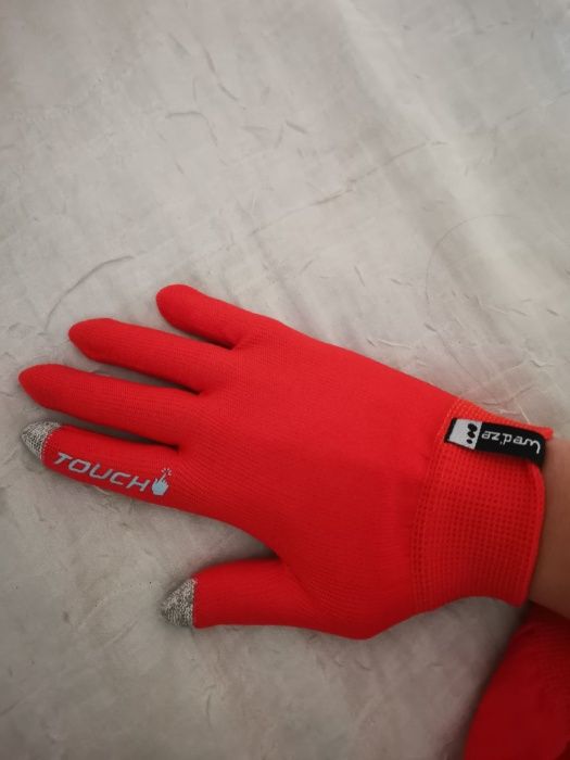Червени ръкавици с touch сензор