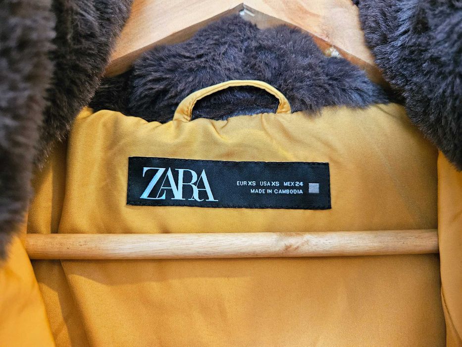 Ново дамско яке ZARA зимно горчица XS качулка подплата вата златисто