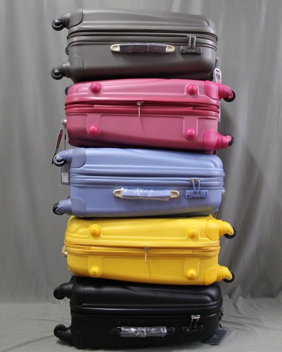 Чемоданы чисто из алюминий ,полипропилена