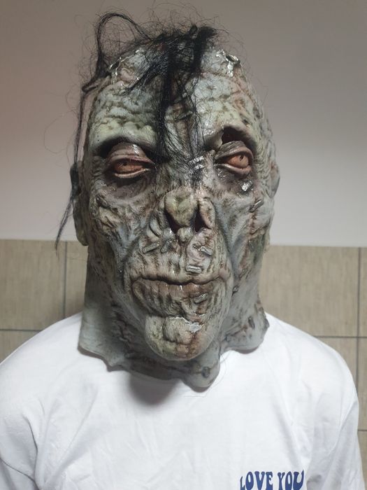 Vand-Măștii pentru Anul Nou!!!