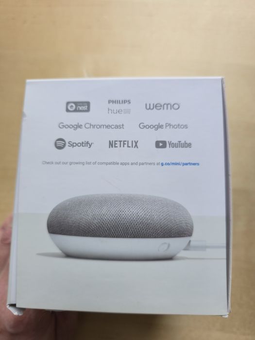 Смарт колонка асистент Google Home Mini