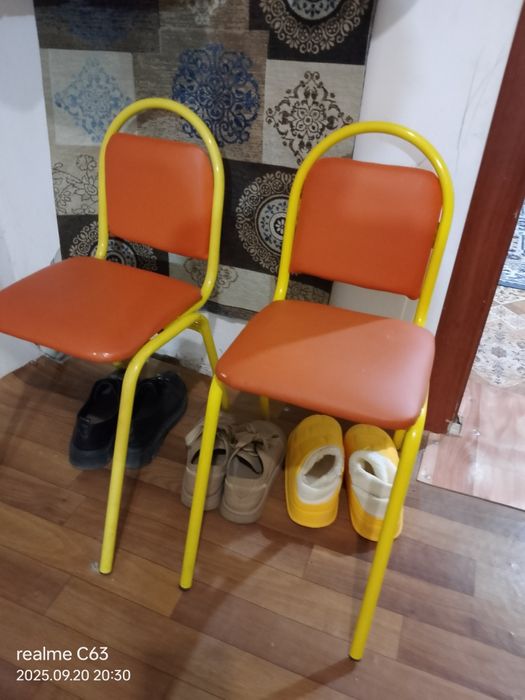 Продам детские стульчики