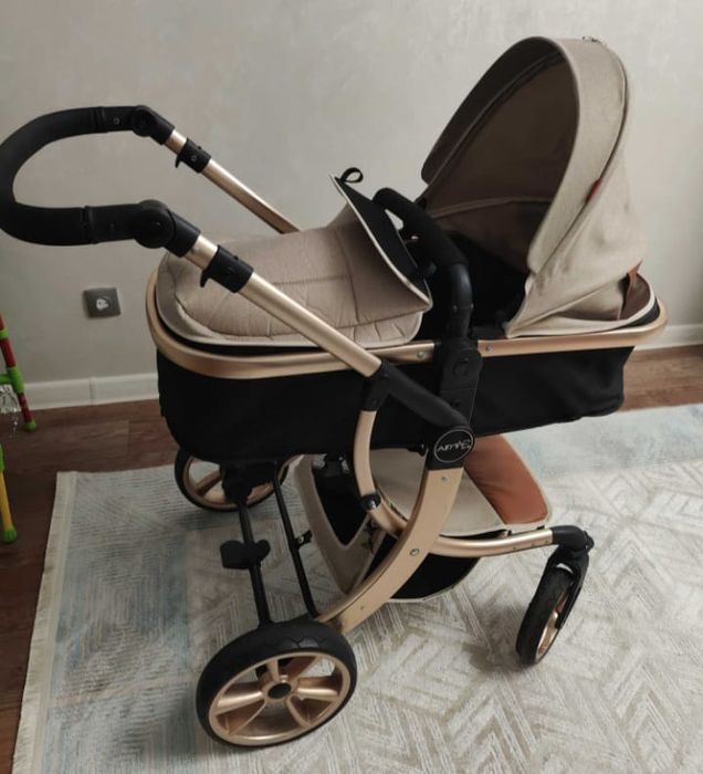 Продам коляску очень удобная