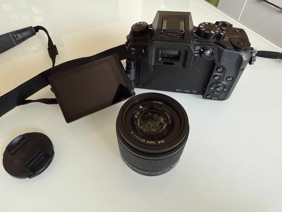 Panasonic Lumix DMC-G7 Aparat Foto Mirrorless 16MP Body Negru + obiectiv inclus