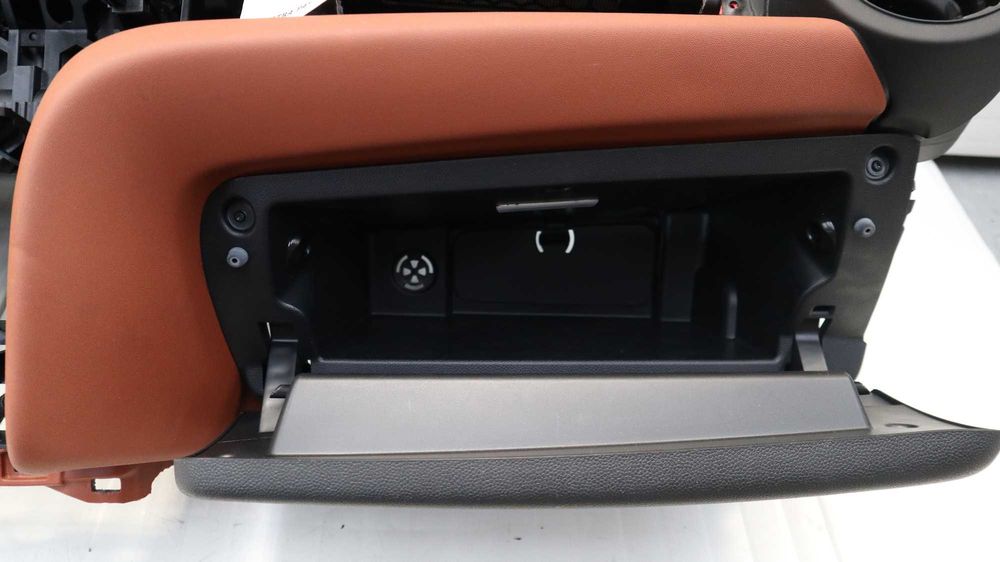 Арматурно табло Мини Ф55 Ф56 Ф57 MINI F55 F56 F57 с хедъп