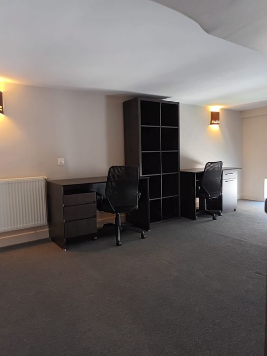 Inchiriez apartament in centru