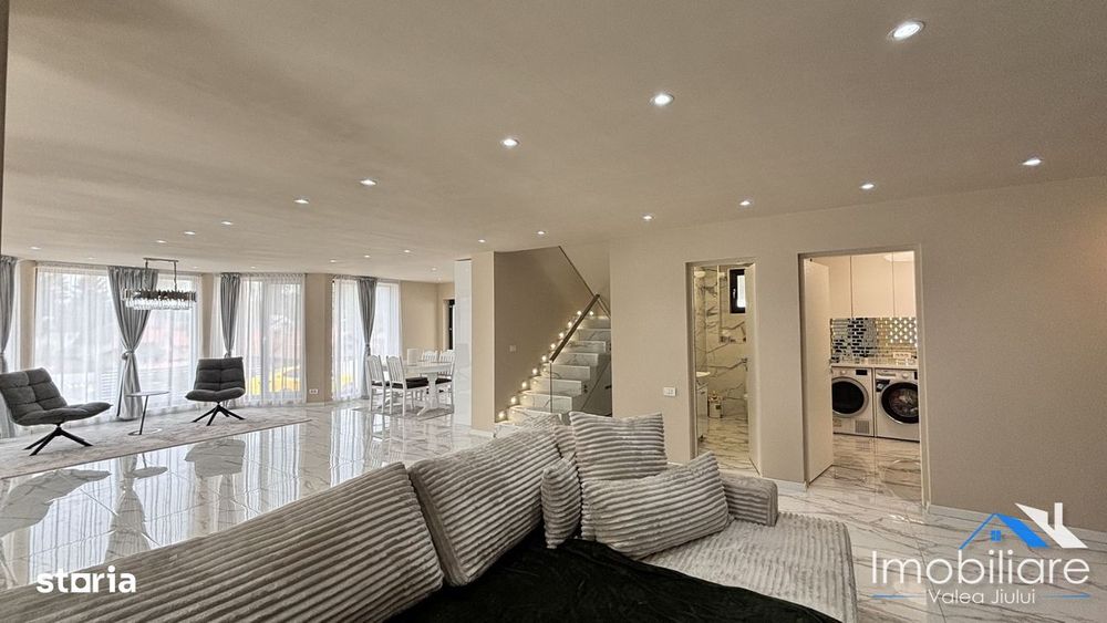 Casa / Pensiune exclusivista - Petrila (Bratianu) | 4 camere cu baie