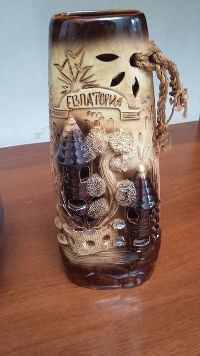 Декоративная ваза