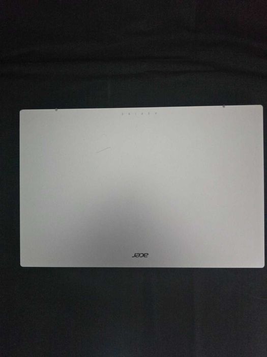 Продавам лаптоп Acer Aspire – Ryzen 3