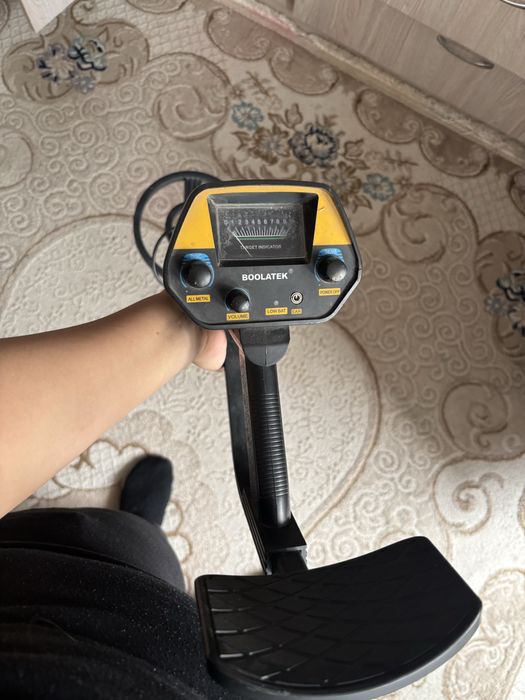 Продам срочно металлоискатель