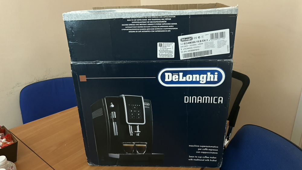 автоматичен кафеавтомат De'Longhi Dinamica ECAM 350.15.B в черен цвят.Основни характеристикиМощност: 1450 WНалягане на помпата: 15 бара