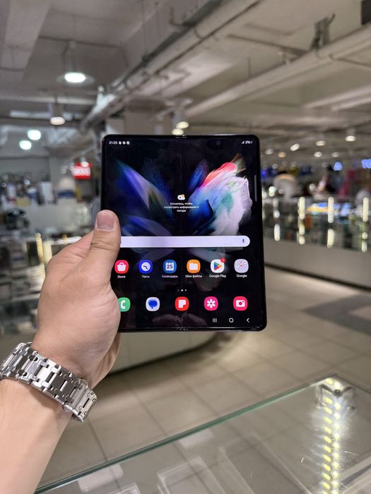 Продаю Samsung Galaxy Z Fold 3