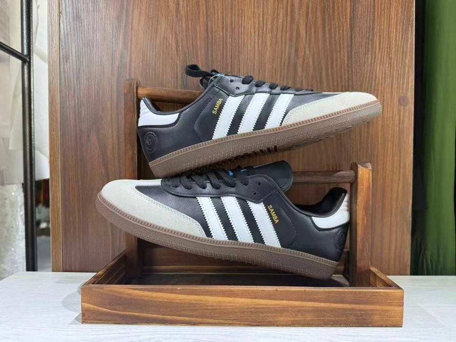 Aididas krossovka original 1 ga 1 yangi