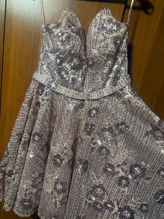 Официална къса рокля