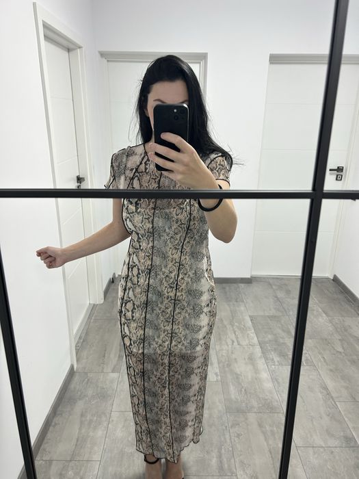 Rochie lunga, pe corp, elastica Stradivarius