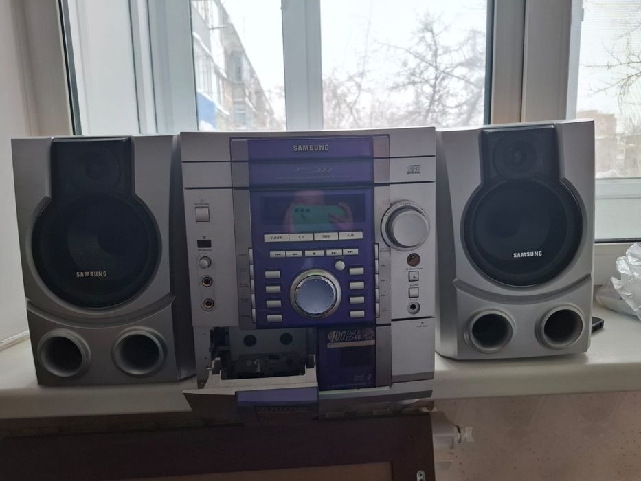 Музыкальный центр