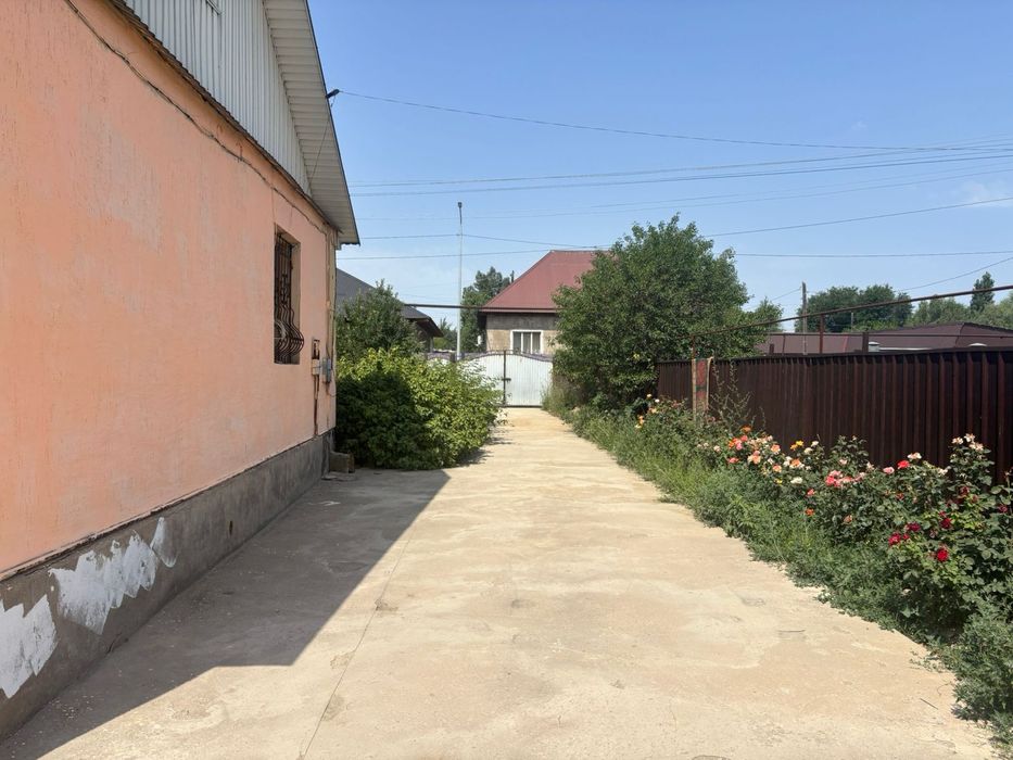 Үй сатылады опше 10 соты . 2 үй бар ..