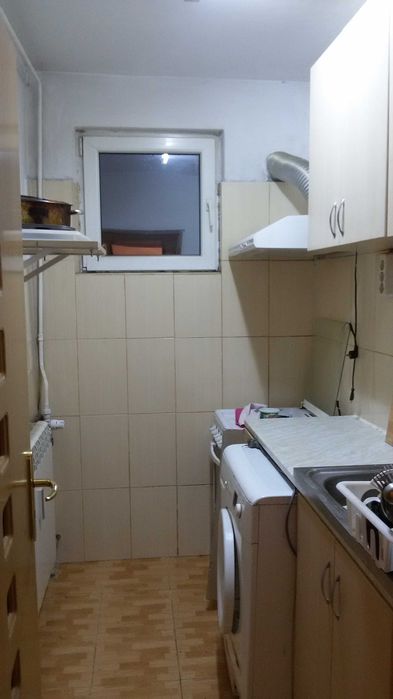 Propietar închiriez apartament cu 2 camere, semidecomandat, situat pe Bld. Theodor Pallady, la doar 30 m de stația de metrou 1 Decembrie.