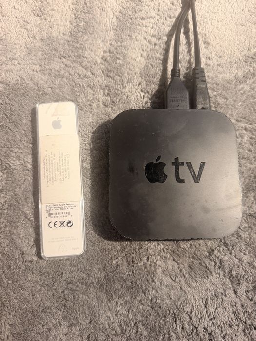 Apple TV + telecomanda originala