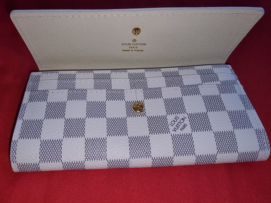 Vand portofel Louis vuitton nou