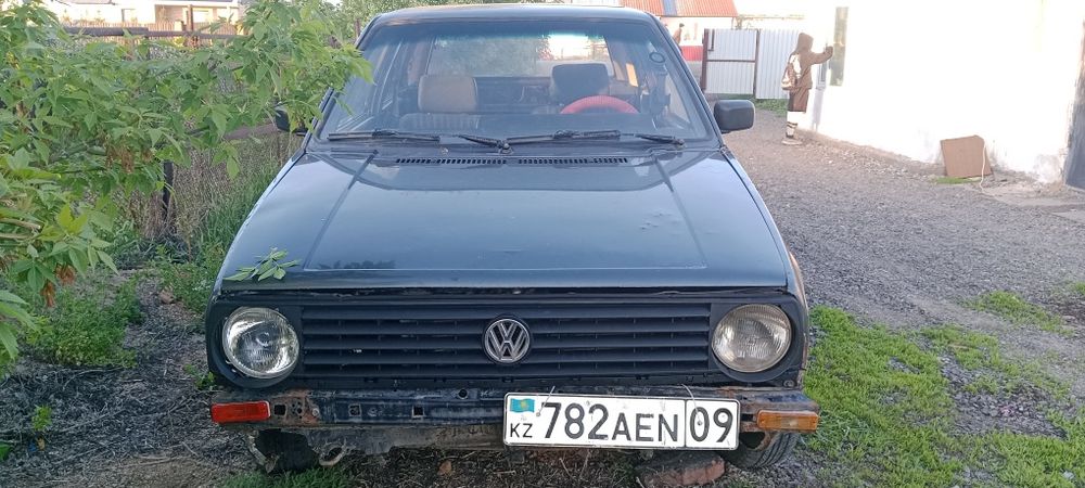 Продаю golf 2 состояние средняя требует ремонт на ходу кому надо то до