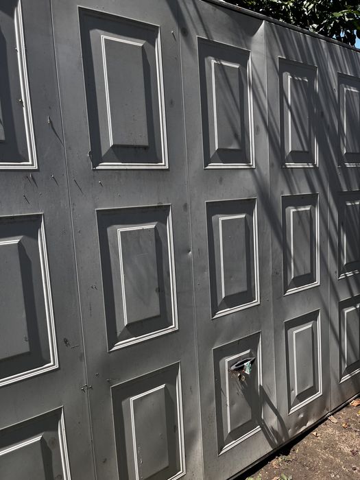 Poarta pentru garaj automatizata