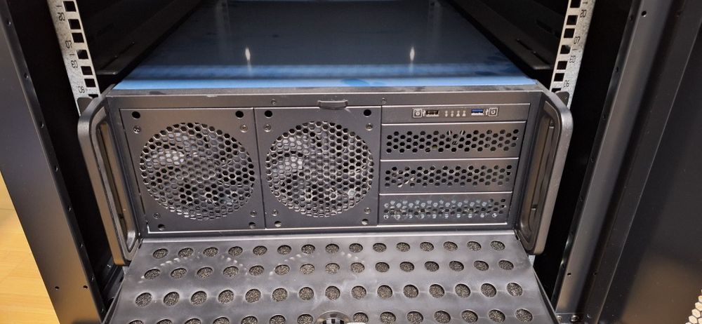 Rack 9u 600mm echipat complet