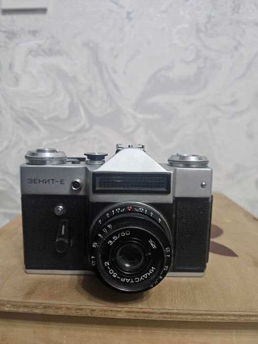 Продаю фотоаппарат Зенит-Е