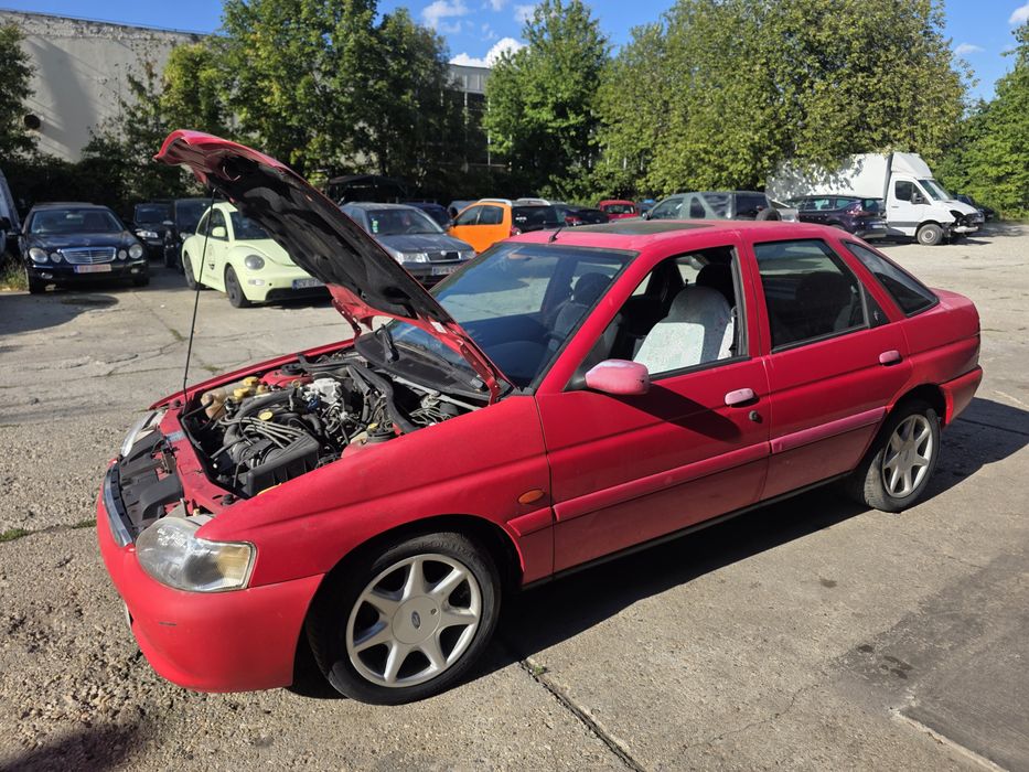 FORD Escort 1996 — imagine 4