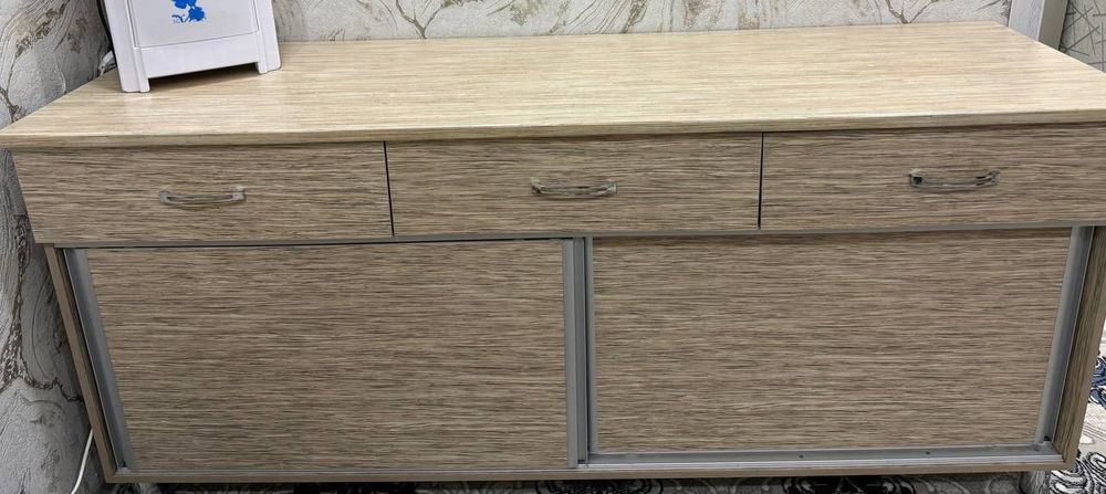 Продаётся мебельный комплект